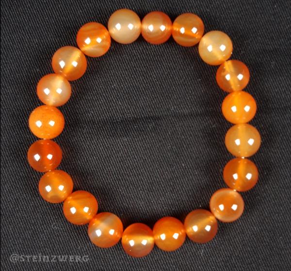 Kugelarmband aus Karneol.