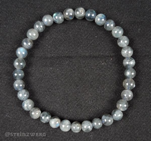 Kugelarmband aus Labradorit.