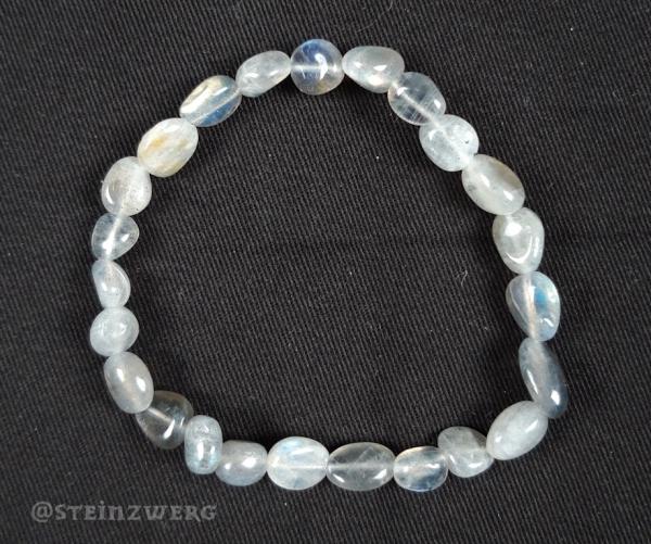Armband aus getrommelten Labradorit-Nuggets.