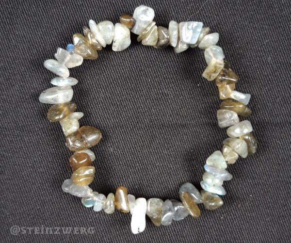 Armband aus getrommelten Labradorit-Splittern.